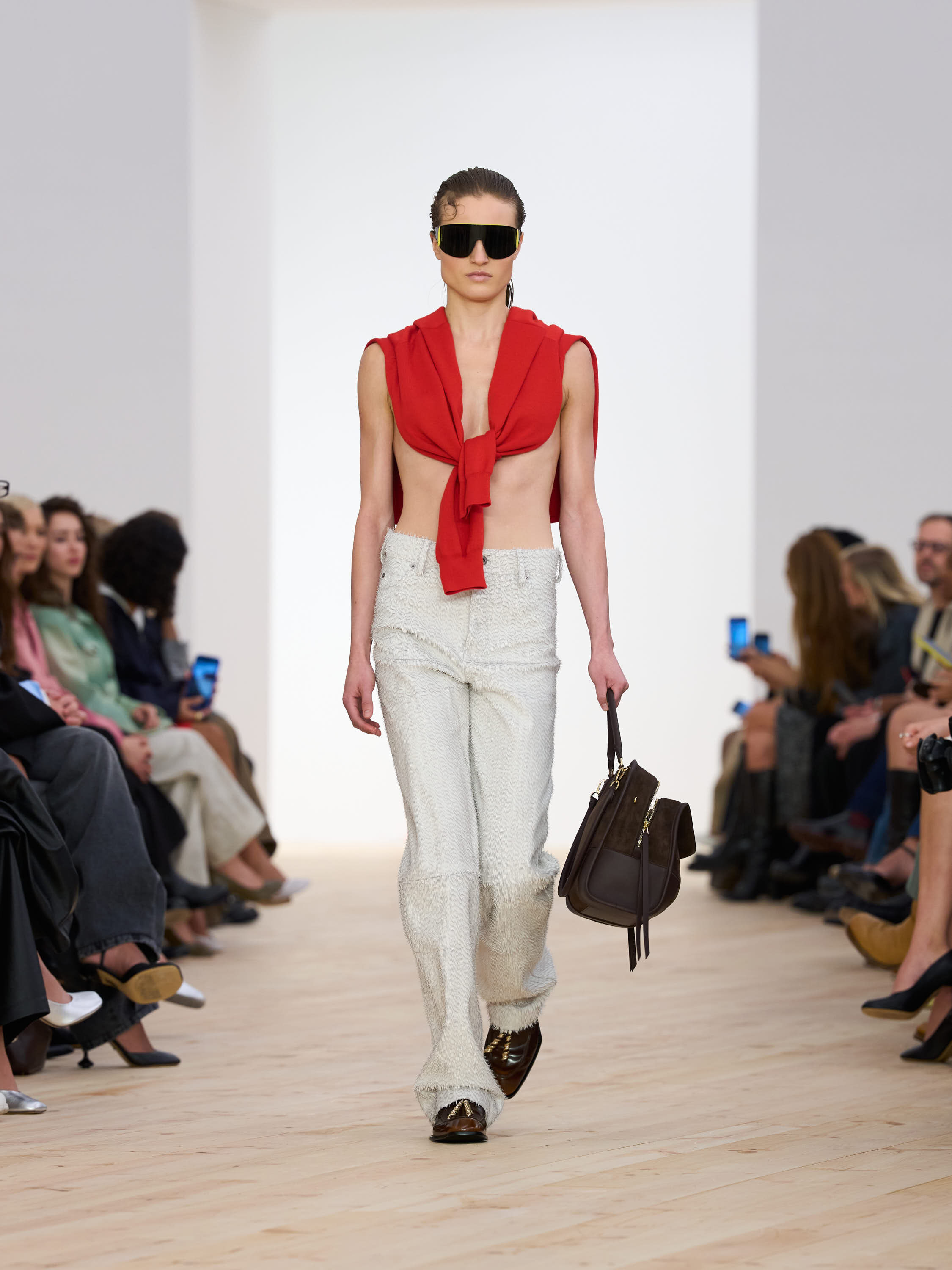 ロエベ ウィメンズ ランウェイショー ルックレビュー - SS26 - LOEWE